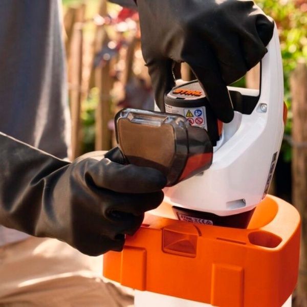 Акумуляторний обприскувач STIHL SGA 30 SET SA090117014 фото